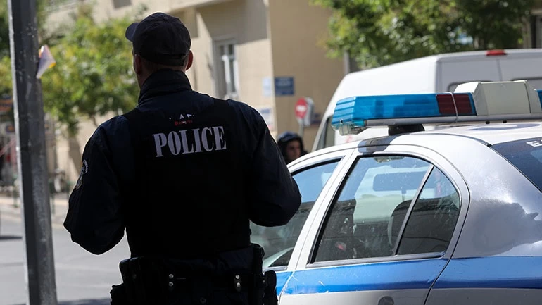 Βίντεο-ντοκουμέντο: Έτσι χτυπούσε ο «πρωταθλητής» των διαρρήξεων στα νότια προάστια